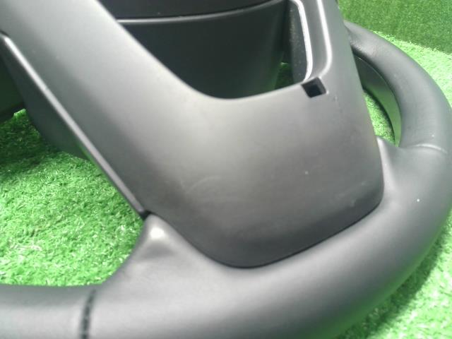 【中古】アクア 6AA-MXPK16 ステアリングホイール ハンドル 45100-52720-C0 自社品番250682 089