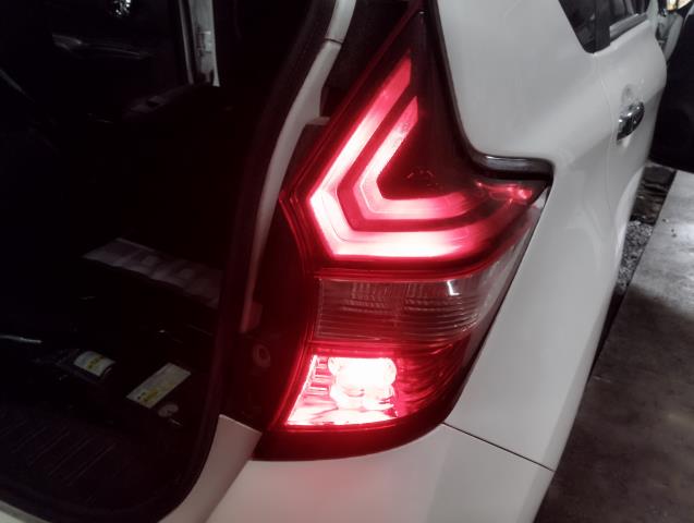 【中古】ノート DBA-NE12 左右　テールランプ　ブレーキランプセット 26550-5WK0B 自社品番250683 QAB