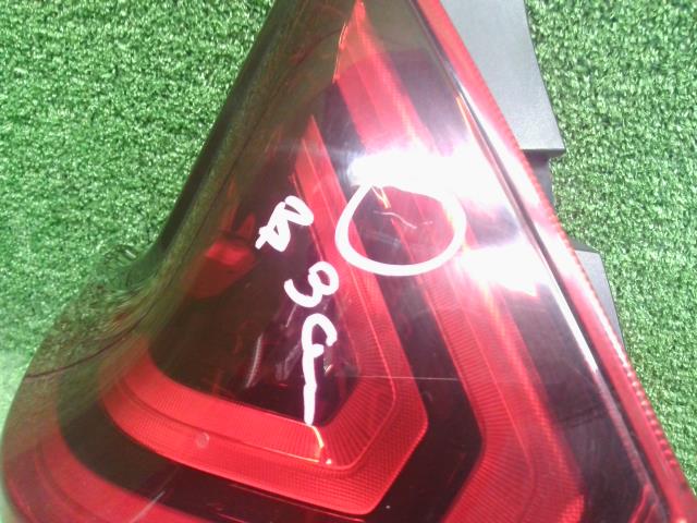 【中古】ノート DBA-NE12 左右　テールランプ　ブレーキランプセット 26550-5WK0B 自社品番250683 QAB