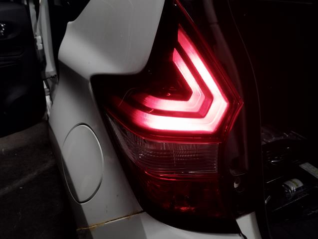 【中古】ノート DBA-NE12 左右　テールランプ　ブレーキランプセット 26550-5WK0B 自社品番250683 QAB