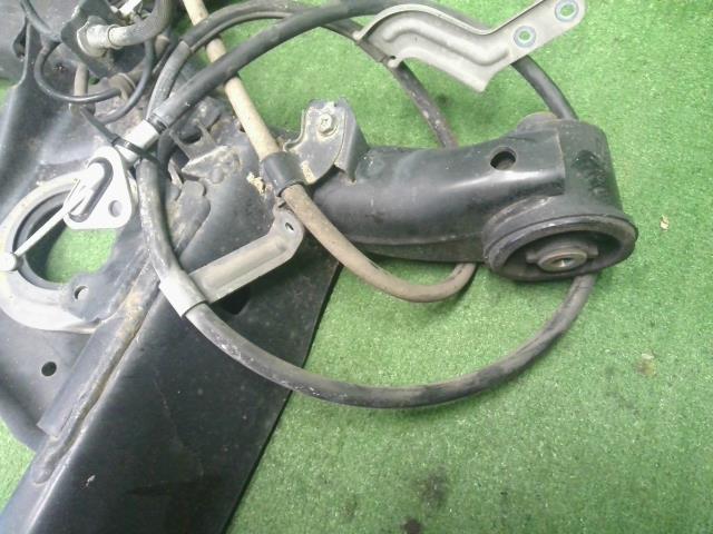 【中古】ノート DBA-NE12 リア　アクスル　ビーム　ホーシング　 55501-3VE1B 自社品番250683 QAB