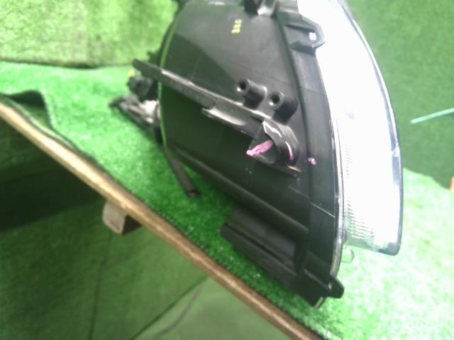 【中古】プリウス DAA-ZVW30 左ヘッドランプ　ヘッドライト　 自社品番250691 040