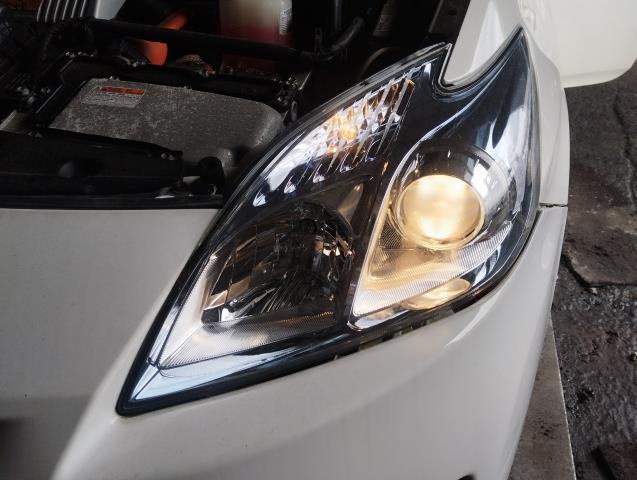 【中古】プリウス DAA-ZVW30 左ヘッドランプ　ヘッドライト　 自社品番250691 040