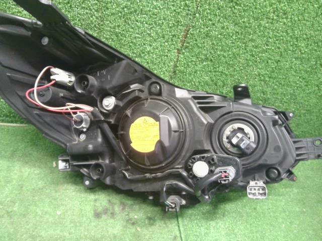 【中古】インプレッサ DBA-GJ7 左右　ヘッドランプ　ヘッドランプ  自社品番250695 G3U