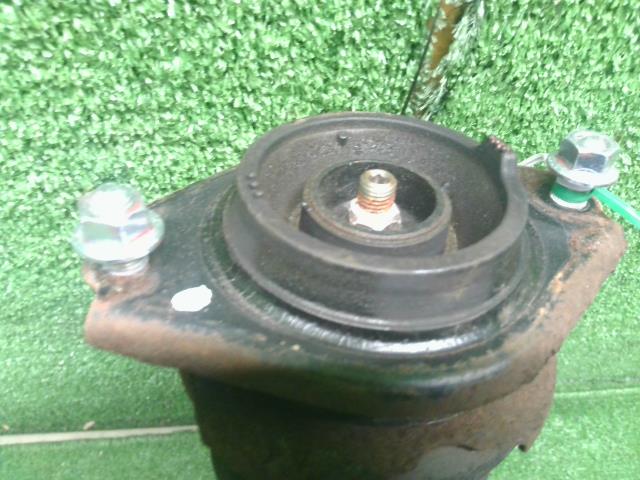 【中古】インプレッサ DBA-GJ7 右　リア　ストラット　ショック　サスペンション  自社品番250695 G3U