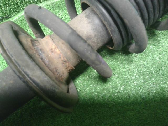 【中古】インプレッサ DBA-GJ7 右　リア　ストラット　ショック　サスペンション  自社品番250695 G3U