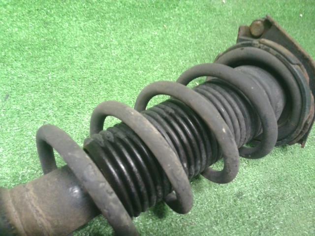 【中古】インプレッサ DBA-GJ7 左　リア　ストラット　ショック　サスペンション  自社品番250695 G3U