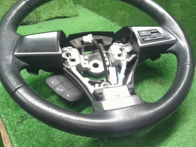 【中古】インプレッサ DBA-GJ7 ステアリングホイール ハンドル  自社品番250695 G3U