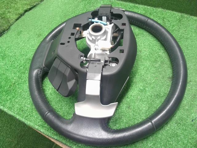 【中古】インプレッサ DBA-GJ7 ステアリングホイール ハンドル  自社品番250695 G3U