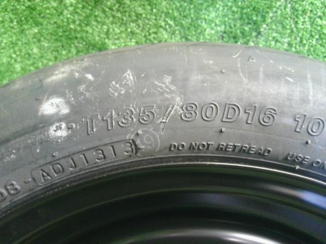 【中古】インプレッサ DBA-GJ7　スペアタイヤ 車載工具　T135/80D16　5穴　PCD100　  自社品番250695 G3U