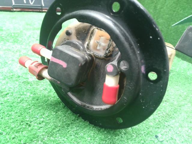 【中古】アルト LA-HA23S フューエルポンプ　燃料ポンプ  自社品番250696 26U