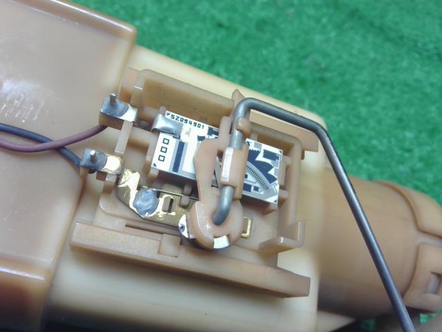 【中古】アルト LA-HA23S フューエルポンプ　燃料ポンプ  自社品番250696 26U