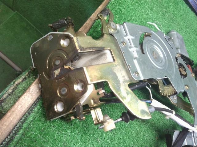 【中古】モビリオスパイク CBA-GK1 左　リア　ドアロック　ソレノイド 72662-SEY-911 自社品番250700 NH674P