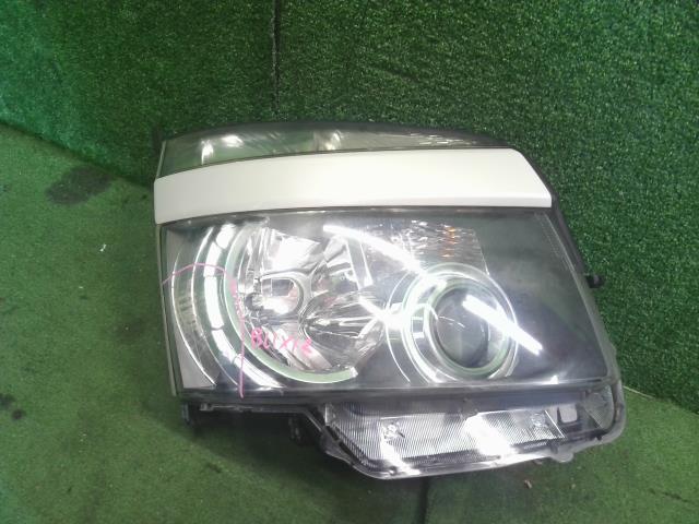 【中古】ヴォクシー DBA-ZRR70G 右 ヘッドランプ ヘッドライト  自社品番250703 070