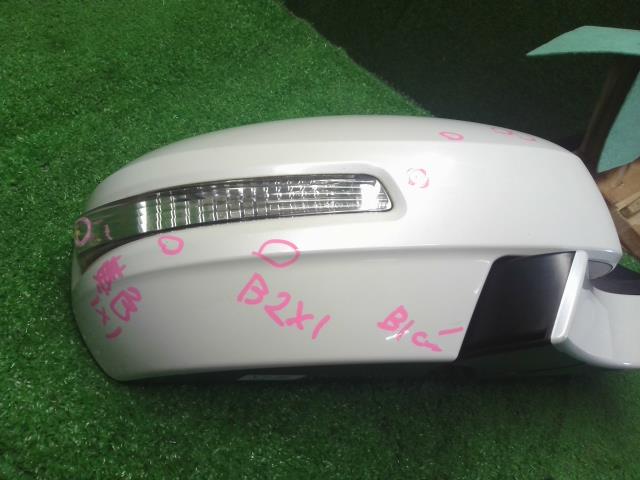 【中古】スイフト CBA-ZC32S 右サイドミラー  自社品番250708 ZMT