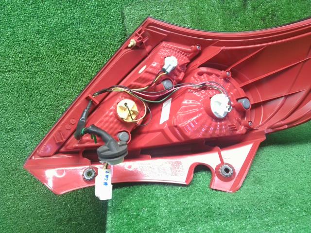 【中古】スイフト CBA-ZC32S 右テールランプ  自社品番250708 ZMT