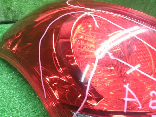 【中古】スイフト CBA-ZC32S 左テールランプ  自社品番250708 ZMT