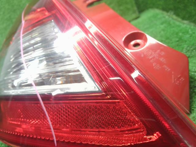 【中古】スイフト CBA-ZC32S 左テールランプ  自社品番250708 ZMT