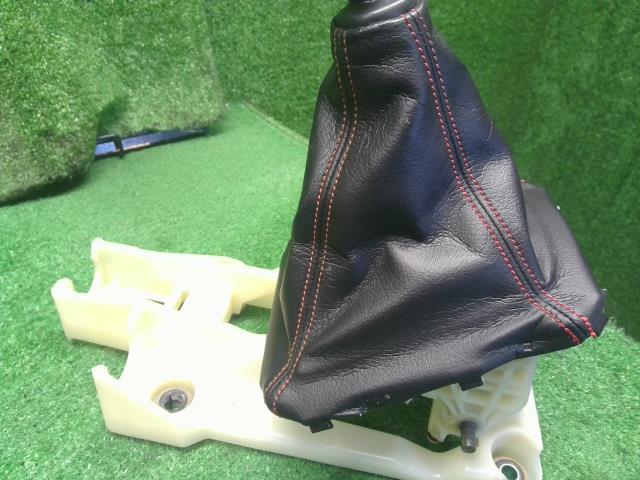 【中古】スイフト CBA-ZC32S シフトレバー  自社品番250708 ZMT