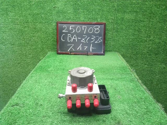 【中古】スイフト CBA-ZC32S ＡＢＳアクチュエーター  自社品番250708 ZMT
