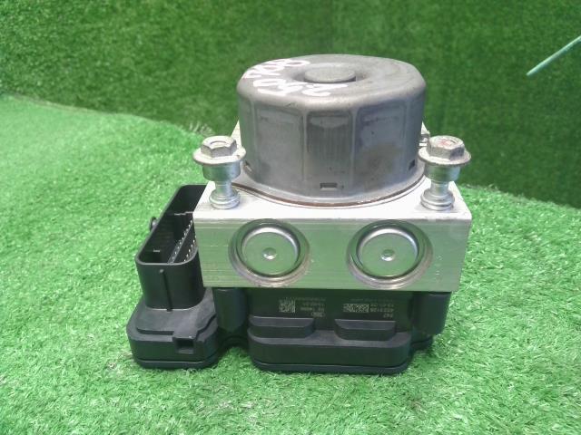 【中古】スイフト CBA-ZC32S ＡＢＳアクチュエーター  自社品番250708 ZMT