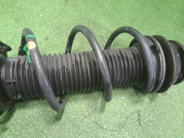 【中古】スイフト CBA-ZC32S 右　フロント　ストラット　サスペンション  自社品番250708 ZMT