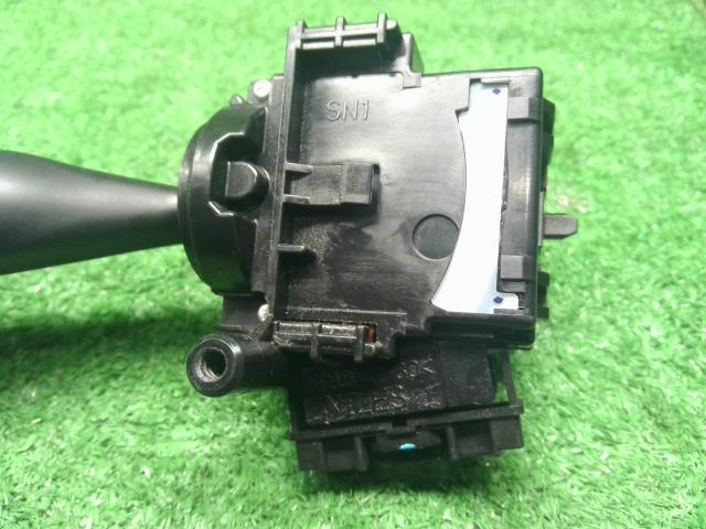 【中古】スイフト CBA-ZC32S ディマースイッチ  ワイパー　スイッチ　レバー　自社品番250708 ZMT