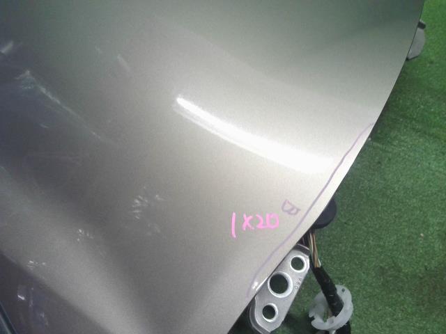 【中古】フォレスター 5AA-SKE 右　フロント　ドア  自社品番250709 M4Y