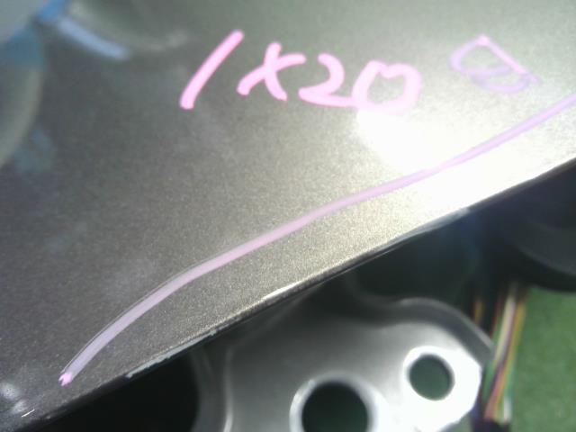 【中古】フォレスター 5AA-SKE 右　フロント　ドア  自社品番250709 M4Y