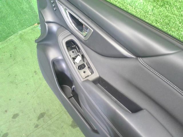 【中古】フォレスター 5AA-SKE 右　フロント　ドア  自社品番250709 M4Y