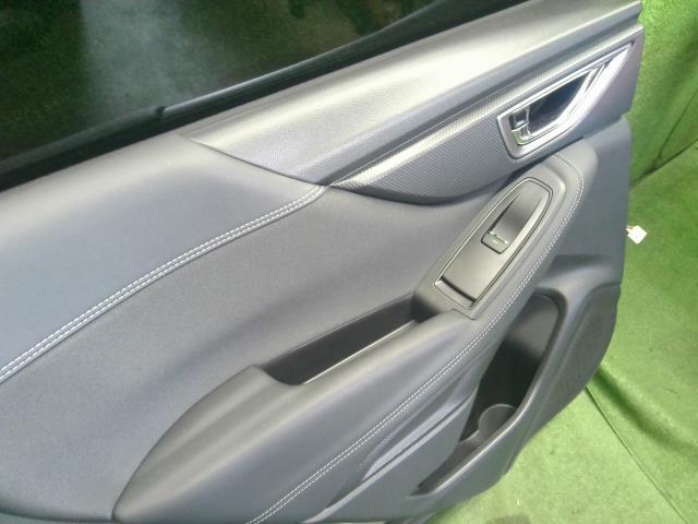 【中古】フォレスター 5AA-SKE 左　リア　ドア  自社品番250709 M4Y