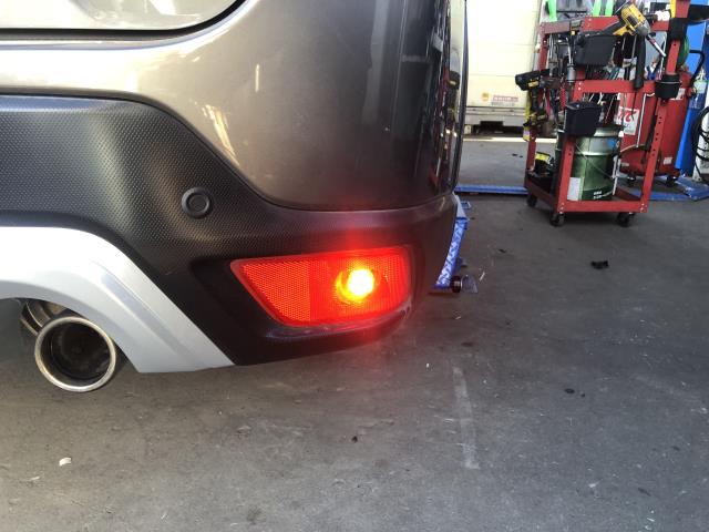 【中古】フォレスター 5AA-SKE リアバンパー  自社品番250709 M4Y