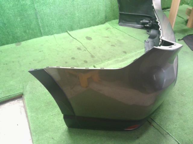 【中古】フォレスター 5AA-SKE リアバンパー  自社品番250709 M4Y