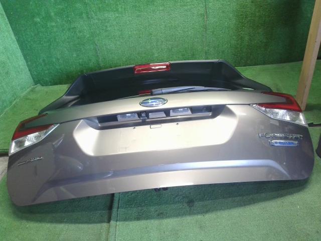 【中古】フォレスター 5AA-SKE　 バックドア　テールゲート　ハッチ  自社品番250709 M4Y
