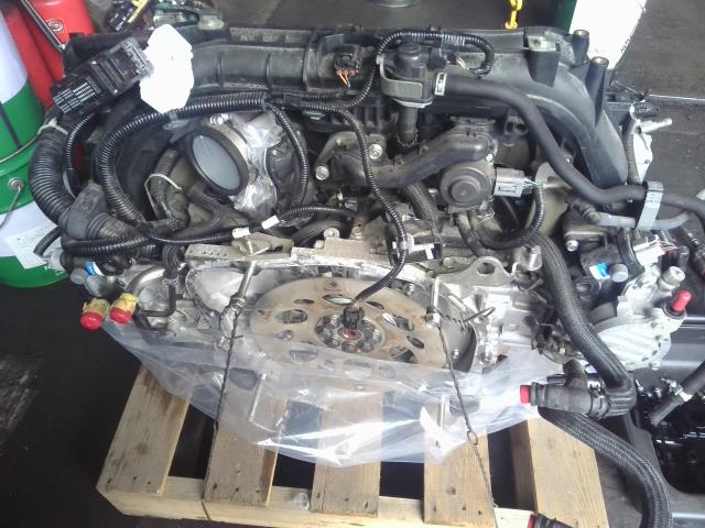 【中古】フォレスター 5AA-SKE 　エンジン  自社品番250709 M4Y
