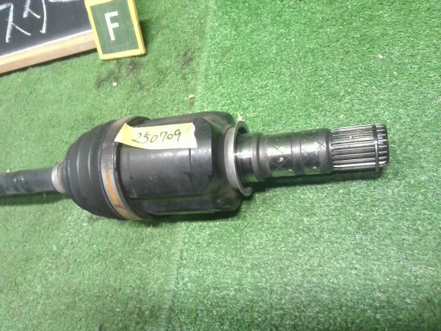 【中古】フォレスター 5AA-SKE 左　フロント　ドライブシャフト  自社品番250709 M4Y