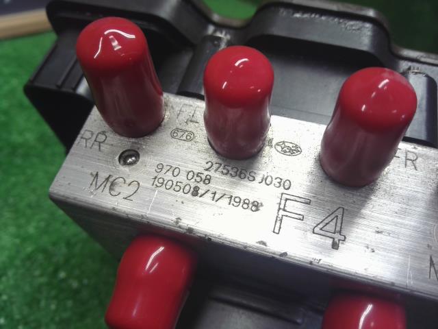 【中古】フォレスター 5AA-SKE ＡＢＳアクチュエーター  自社品番250709 M4Y