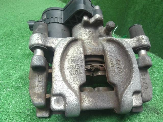 【中古】フォレスター 5AA-SKE 右　リア　ブレーキ　キャリパー  自社品番250709 M4Y