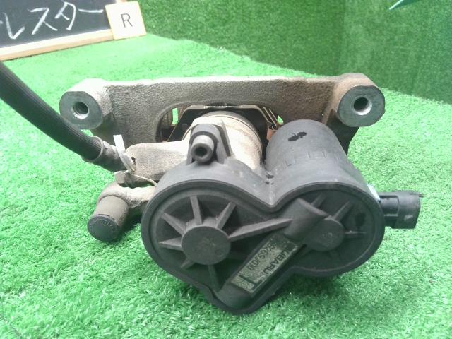 【中古】フォレスター 5AA-SKE 左　リア　ブレーキ　キャリパー  自社品番250709 M4Y