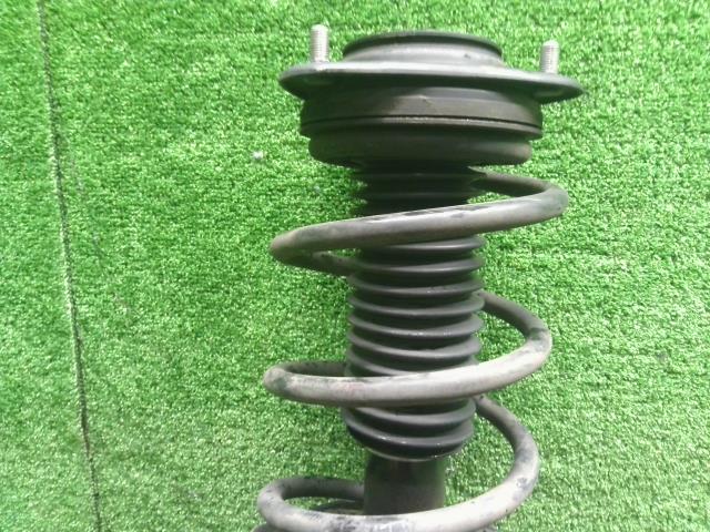 【中古】フォレスター 5AA-SKE 右　フロント　ストラット　サスペンション  自社品番250709 M4Y