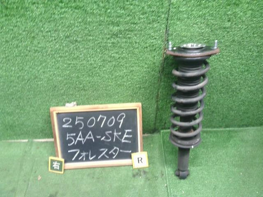【中古】フォレスター 5AA-SKE 右　リア　ストラット　サスペンション  自社品番250709 M4Y