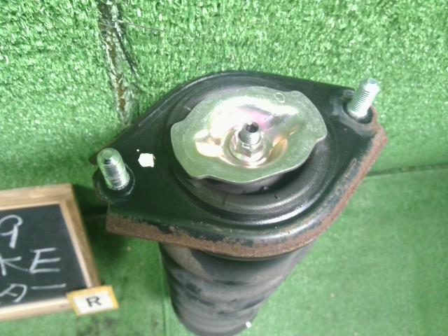 【中古】フォレスター 5AA-SKE 右　リア　ストラット　サスペンション  自社品番250709 M4Y