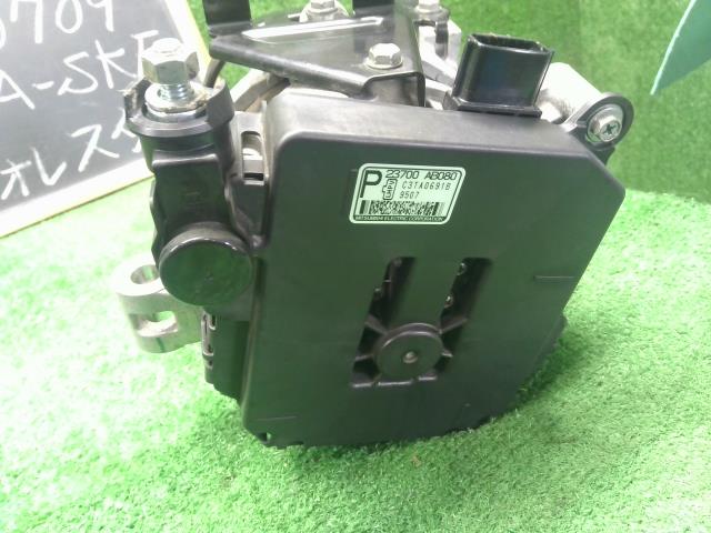 【中古】フォレスター 5AA-SKE オルタネーター  自社品番250709 M4Y