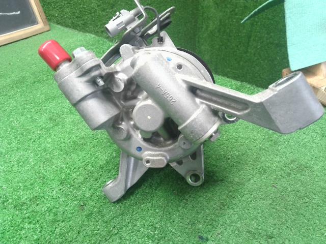 【中古】フォレスター 5AA-SKE　エアコンコンプレッサー　Ａ／Ｃコンプレッサー  自社品番250709 M4Y