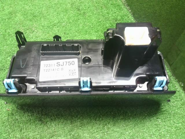 【中古】フォレスター 5AA-SKE 　エアコンスイッチ　Ａ／Ｃスイッチ　パネル  自社品番250709 M4Y