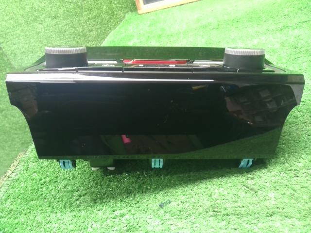 【中古】フォレスター 5AA-SKE 　エアコンスイッチ　Ａ／Ｃスイッチ　パネル  自社品番250709 M4Y