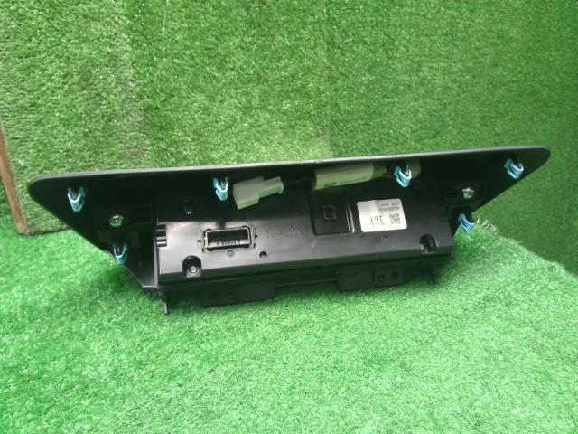 【中古】フォレスター 5AA-SKE マルチモニター　インフォメーション　モニター  自社品番250709 M4Y