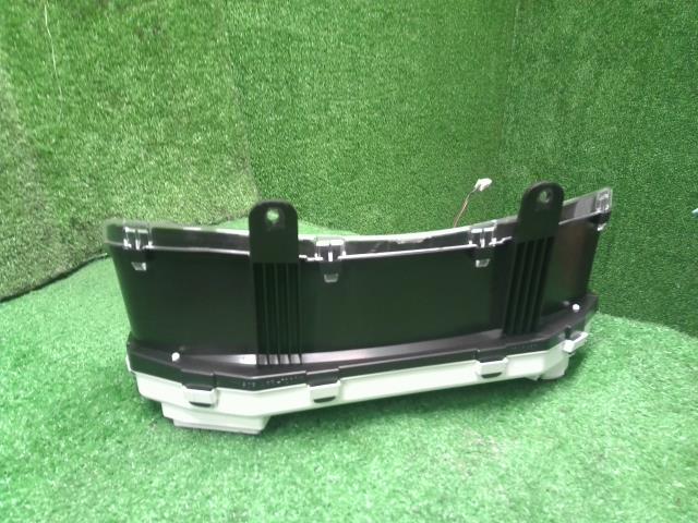 【中古】フォレスター 5AA-SKE スピードメーター  自社品番250709 M4Y