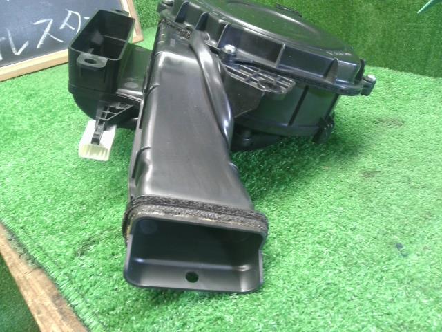 【中古】フォレスター 5AA-SKE HV用　ハイブリットバッテリー用　電動ファン クーリングファン　 自社品番250709 M4Y