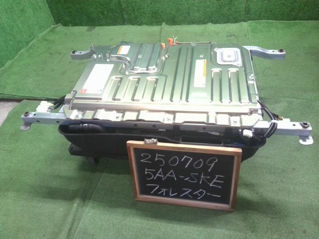 【中古】フォレスター 5AA-SKE ＨＶ　ハイブリッド　バッテリー  自社品番250709 M4Y
